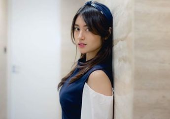 Riasan Minimalis ala Nabilah Ayu yang Bisa Kamu Tiru Buat Malam Tahun Baru, Simpel Banget!