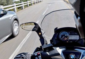 Blind Spot, Ladies Biker Wajib Lakukan 2 Hal Ini