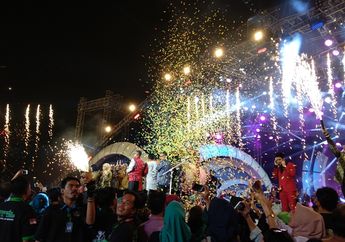 Forza Bandung Ramaikan Acara 'Happy New Year 2018 Bersama Rhoma Irama' di Monas
