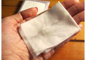 Ajaibnya Tisu Basah, Teksturnya Bisa Hilangkan Noda dengan Sempurna