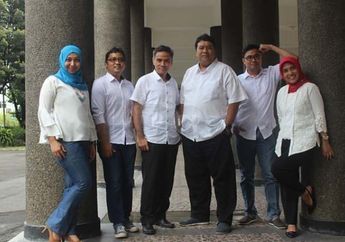 Keren Abis! Band Asal Jogja Ini Personilnya Dosen UGM Semua Loh