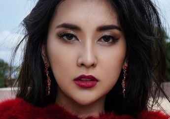 Berlibur di Bali, Seperti Ini Wajah Miss International 2017 Tanpa Pulasan Makeup, Cantiknya!