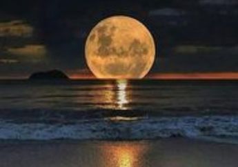 6 Tips untuk Abadikan Momen Bulan Supermoon Pakai Hape, Hasilnya Dijamin Keren