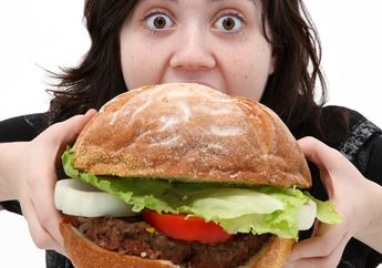 Punya Hobi Makan Banyak Saat Stres? Hentikan dengan 5 Cara Mudah Ini