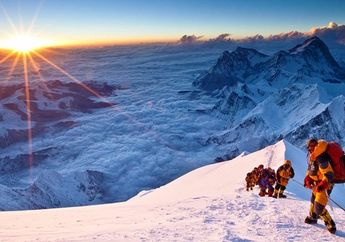 5 Kisah Tragis Pendakian Gunung Everest