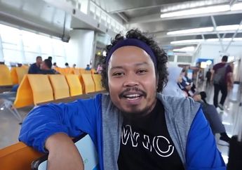 Resmi Tinggalkan Payung Teduh, Is Akan Bersolo Karir?