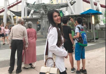 Berlibur Ke Negara Orang, Pendangdut Via Vallen Bawa Benda Berharga Puluhan Juta Rupiah, Mewah! 