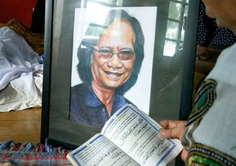Bikin Merinding! Almarhum Yon Koeswoyo Datangi Mimpi Tukang Kebun Rumah, Tatapannya Menyiratkan Pesan