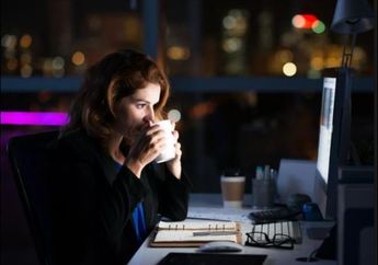 Minuman Ini Bisa Bikin Kamu Melek Semalam Suntuk, Buat yang Insomnia Jangan deh!