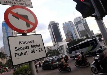 Loh! Rambu Larangan Motor Masuk Kawasan Thamrin Hari Ini Dicopot, Sandiaga Uno : Motor Tidak Boleh Melintas
