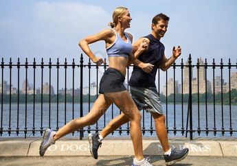 Inilah Manfaat Olah Raga Bersama Pasangan, Sudah Dibuktikan oleh Justin Bieber dan Selena Gomez