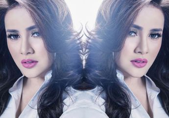 Olla Ramlan Pakai Tas Ukuran Mungil, Siapa Sangka Harganya Setara dengan 2 Unit Motor Matic!