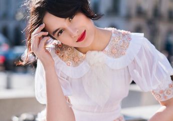 Gila, Jalan-Jalan Ke Paris, Chelsea Islan Pakai Tas Seharga 3 Buah Iphone!