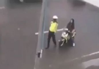 Terciduk Operasi Zebra, Pengendara Motor Wanita Ini Lakukan Aksi Tak Terduga