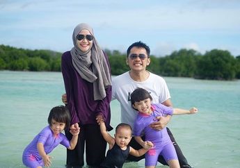 Nggak Perlu jauh! Liburan Ala Keluarga Hanung Bramantyo ini Tetap Asik loh!