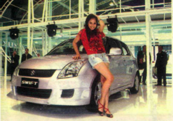 9 Tahun Lalu, ini Gaya Andalan Pevita Pearce Saat Sambangi IIMS