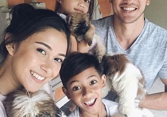 Dari Bali, Keluarga Nana Mirdad Mudik ke Jakarta