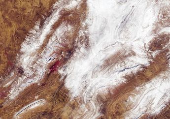 Salju yang Turun di Gurun Sahara Baru-baru Ini Bikin Heboh, Gini Loh Penampakannya dari Luar Angkasa!