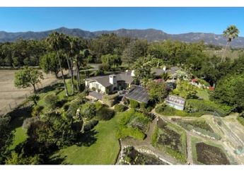 Wiihh... Rumah Peternakan Oprah Winfrey Lebih Luas dari Lapangan Bola, Gimana sih Dalamnya?