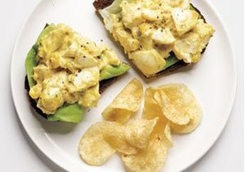 Menu Sarapan Simple, Sandwich Telur Bumbu Kari, yang Bakal Bikin Harimu Jadi Lebih Semangat!