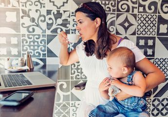 Bolehkah Ibu Menyusui Minum Kopi? Simak Penjelasannya di Sini yuk!