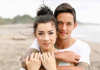 Video Reaksi! Jennifer Bachdim Menangi Penghargaan Influence Asia