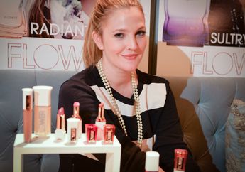 Drew Barrymore Hadirkan Koleksi Makeup dengan Harga Terjangkau! Penasaran?