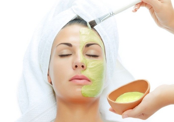 Perawatan Wajah Mulus Lembap Seperti Kulit Wanita Korea dengan Bahan Unggulan Alami Ini