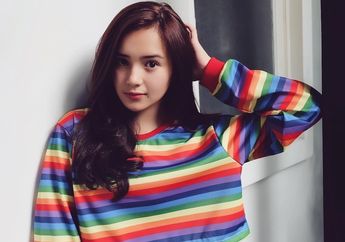 Dari Photobook Lee Min Ho Hingga Gelang Wanna One, Begini Cara Beby Tsabina Menyimpan Koleksi K-Popnya