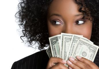 Bulannya Aquarius, Yuk Intip Ramalan Keuanganmu Minggu Ini!