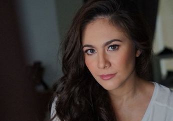 Tampil dengan Rambut Messy, Pesona Kecantikan Natural Wulan Guritno Menyita Perhatian