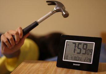 Sering Menekan Tombol 'Tunda' pada Alarm? Ternyata Nggak Baik loh Buat Tubuh, Bisa Jadi Kamu Alami Hal Ini, Memangnya Kenapa sih?