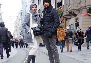 Begini Ekspresi Tengku Wisnu Saat Kedinginan, Lucu!