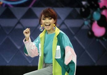 Yuk Lihat Deretan Penampilan Rina Nose yang Makin Stylish Memadukan Anting-anting Unik