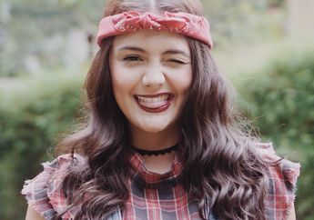 Yuk Intip 3 Makeup Flawless Berserta Anting Kekinian Amanda Rawles