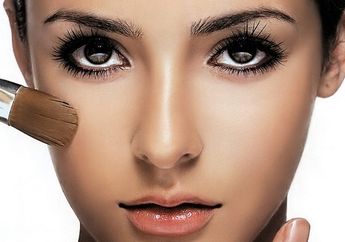 Ini Dia Inspirasi Makeup Untuk Si Hitam Manis, Intip Caranya Yuk!