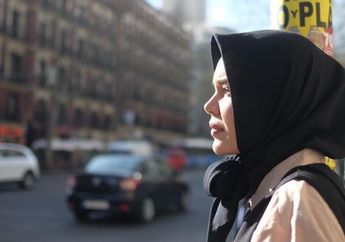 Ingin Fokus Beribadah, Dewi Sandra Tolak Tawaran Pekerjaan Selama Ramadhan