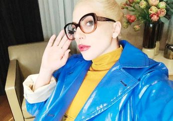 Tampil Trendy dengan Kacamata Kutu Buku, Kenapa Nggak?