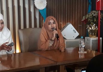 Makin Mantap Bercadar, Umi Pipik Bagikan Beberapa Momen Instagramnya
