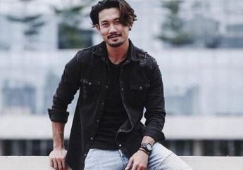 Tak Hanya Luna Maya, Denny Sumargo Juga Bergaya Kece di Pesawat Aerobatic Jupiter TNI AU