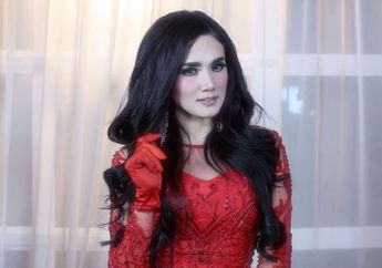 Layaknya Model Papan Atas, Mulan Jameela Tetap Tampil Seksi dengan Bodycon Dress Saat Jalani Pemotretan