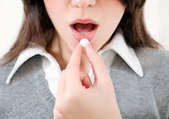 3 Jenis Obat yang Jika Dikonsumsi Membuat Mata Kering, Salah Satunya Obat Jerawat loh!