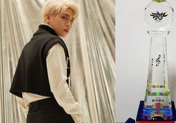 Lagu Shinin Milik Mendiang Jonghyun SHINee Dapat Kemenangan Pertama di Music Bank, Jadi Trending Topik Dunia Juga, Selamat! 