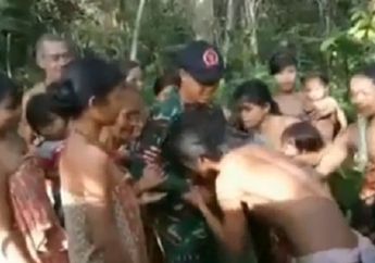 Pulang Kampung, Anggota TNI Angkatan Darat Putra Suku Anak Dalam Disambut Penuh Haru Oleh Keluarga