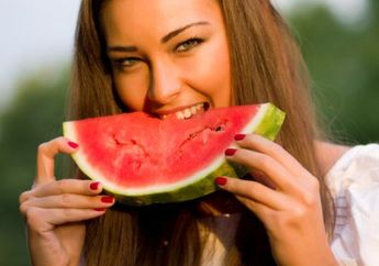 Makan Semangka Selama Kehamilan Bisa Cegah Kram Otot, Mitos atau Fakta ya?