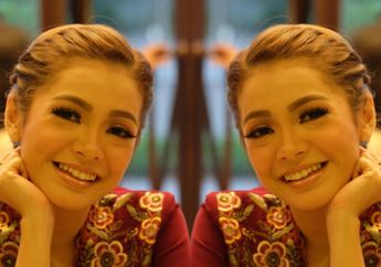 Begini Penampilan 'Neng Maya' Saat Habiskan Weekend Bersama Sang Buah Hati, Kece Banget!