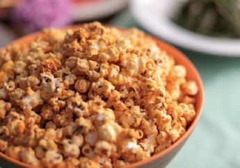 Bikin Popcorn Bercita rasa Pedas Ini di Rumah Yuk!