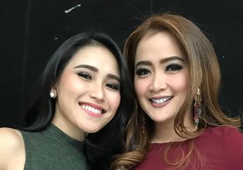Sama-sama Kenakan Platform Sneakers, Begini Penampilan Ayu Ting Ting dan Vega Darwanti, Kamu Lebih Suka Gaya Siapa nih?