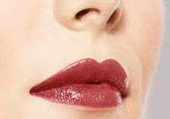 Goodbye Lipstik Matte, Yuk Sambut Tren Lipstik 2018, Jangan Sampai Ketinggalan!