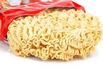 Penelitian Menunjukkan, Wanita yang Sering Konsumsi Mi Instan Punya Risiko Tinggi Mengidap Penyakit Ini